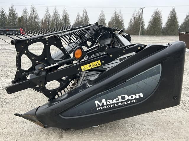 Image of MacDon FD75D equipment image 4