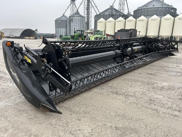 Image of MacDon FD75D equipment image 1