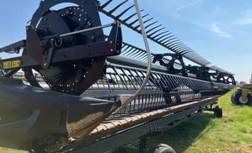 Main image MacDon FD75D