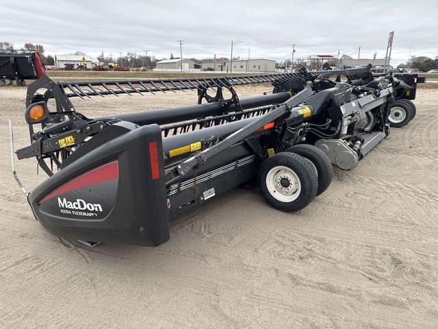 Image of MacDon FD75S equipment image 1