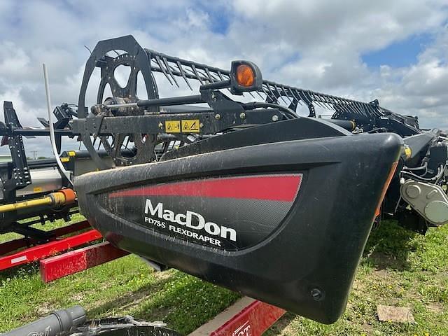 Image of MacDon FD75S equipment image 3