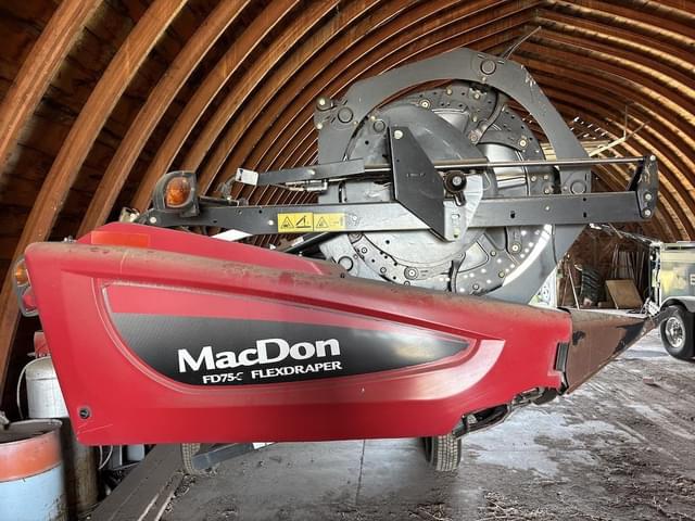 Image of MacDon FD75S equipment image 2