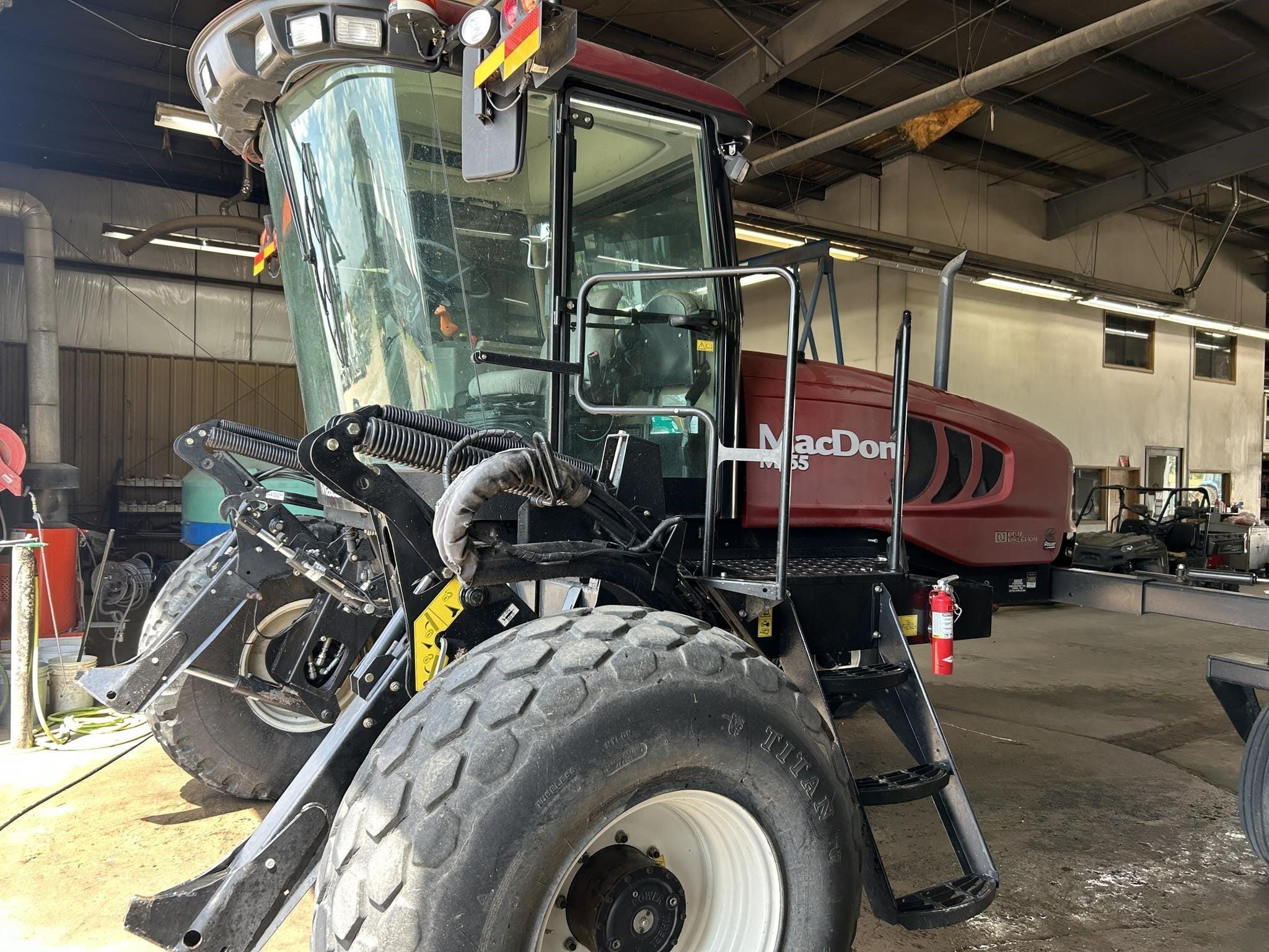 2014 MacDon M155 Equipment Image0