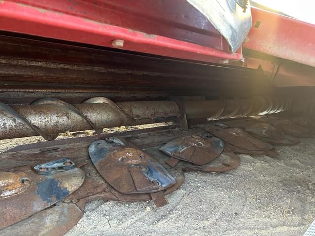 Image of MacDon M205 equipment image 4