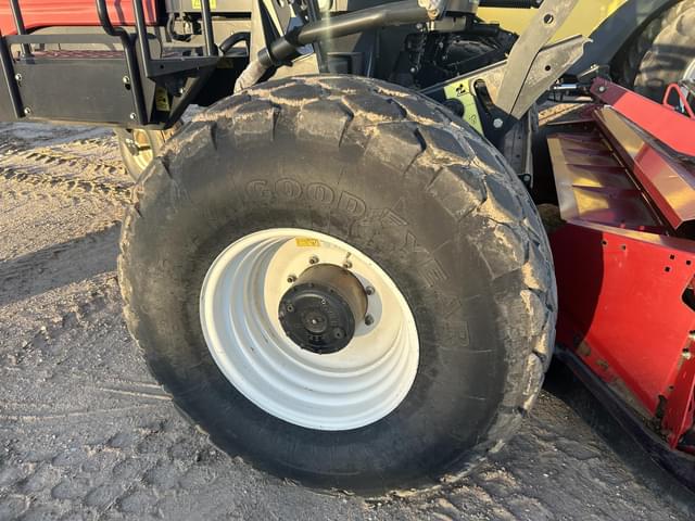 Image of MacDon M205 equipment image 3