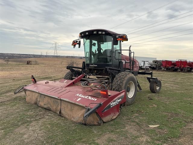 Image of MacDon M205 equipment image 2