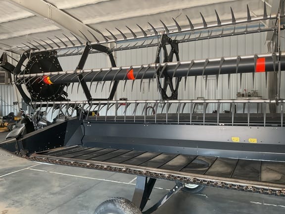 2014 MacDon D65 Equipment Image0