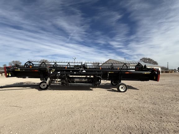 Image of MacDon D65 equipment image 3