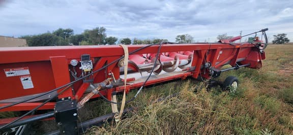 Image of MacDon D65 equipment image 2