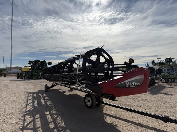 2014 MacDon D65 Equipment Image0