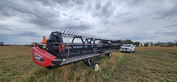 Image of MacDon D65 equipment image 4