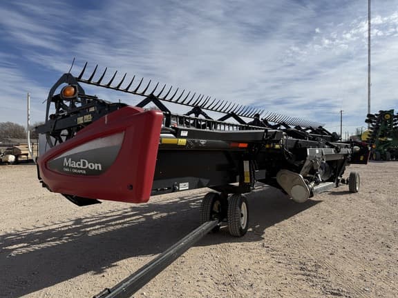 Image of MacDon D65 equipment image 4