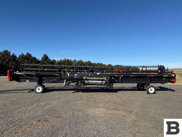 Image of MacDon D65-D equipment image 2