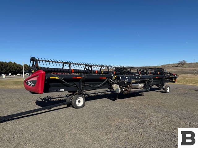 Image of MacDon D65-D equipment image 1