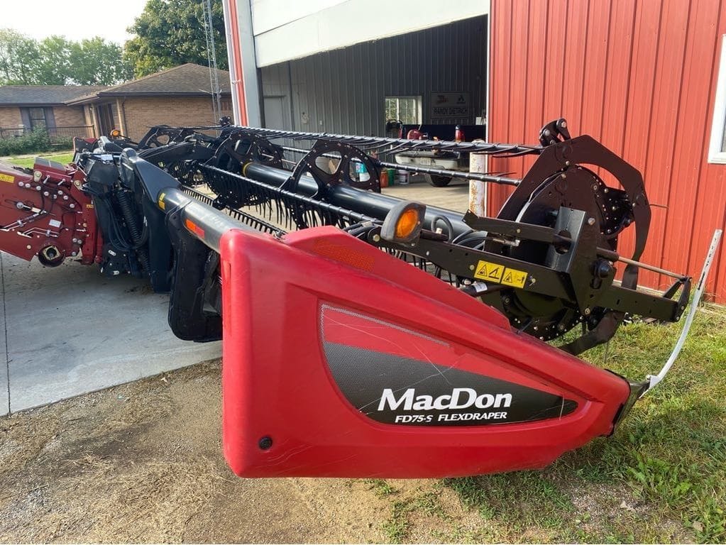 Main image MacDon FD75S