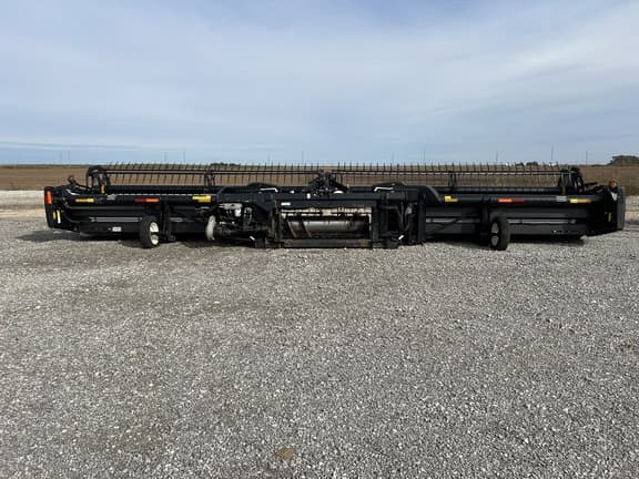 Image of MacDon FD75-35 equipment image 2