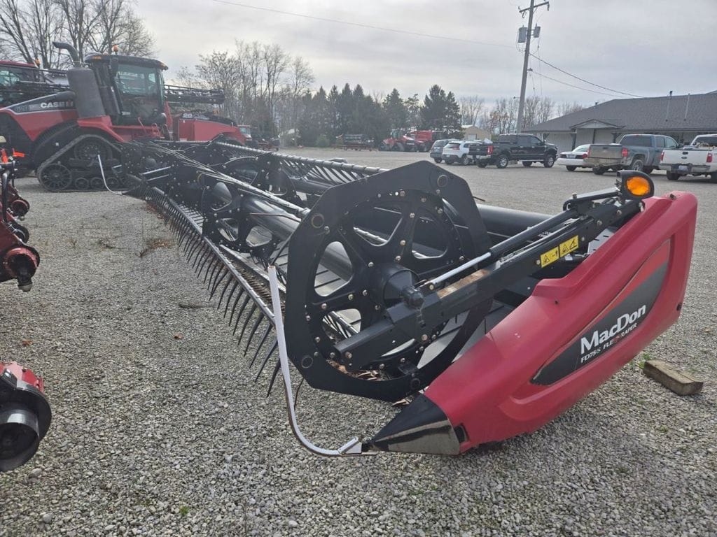 Main image MacDon FD75