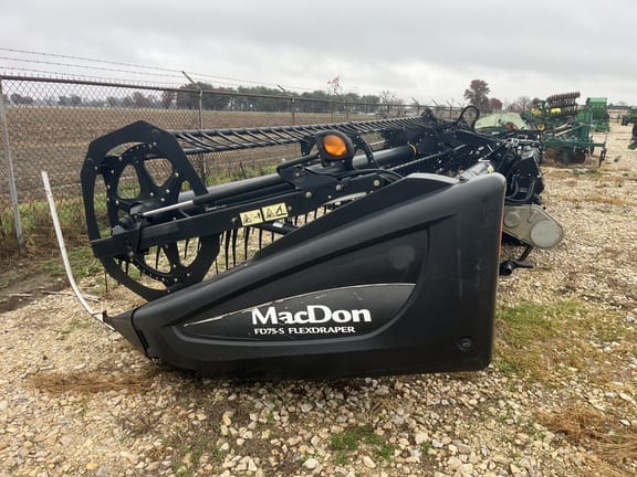 2014 MacDon FD75S Equipment Image0