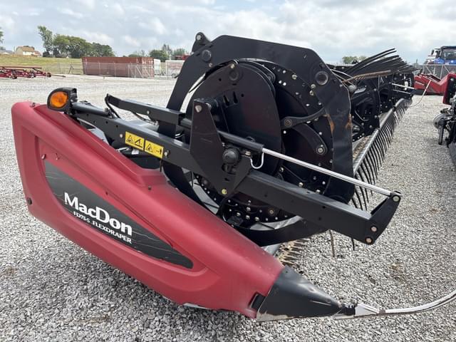 Image of MacDon FD75 equipment image 1