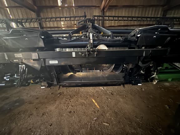 Image of MacDon FD75-35 equipment image 3