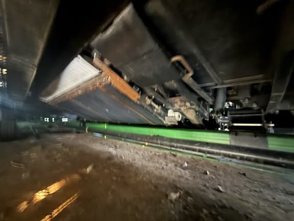 Image of MacDon FD75-35 equipment image 4
