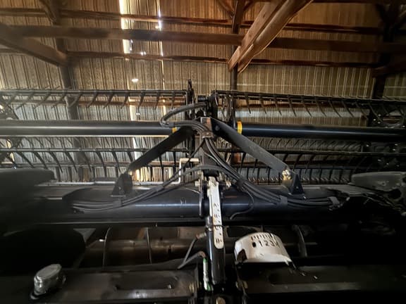 Image of MacDon FD75-35 equipment image 1