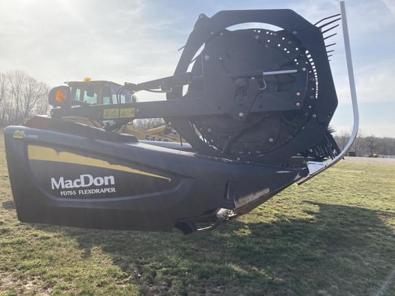 Image of MacDon FD75S equipment image 1