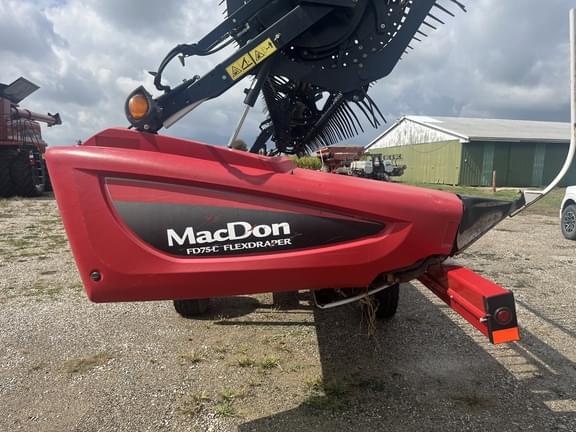 Image of MacDon FD75 equipment image 1