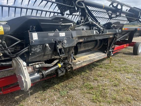 Image of MacDon FD75 equipment image 2