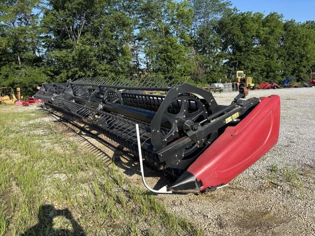 Image of MacDon FD75-40 equipment image 2