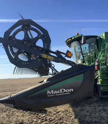 2014 MacDon FD75S Equipment Image0