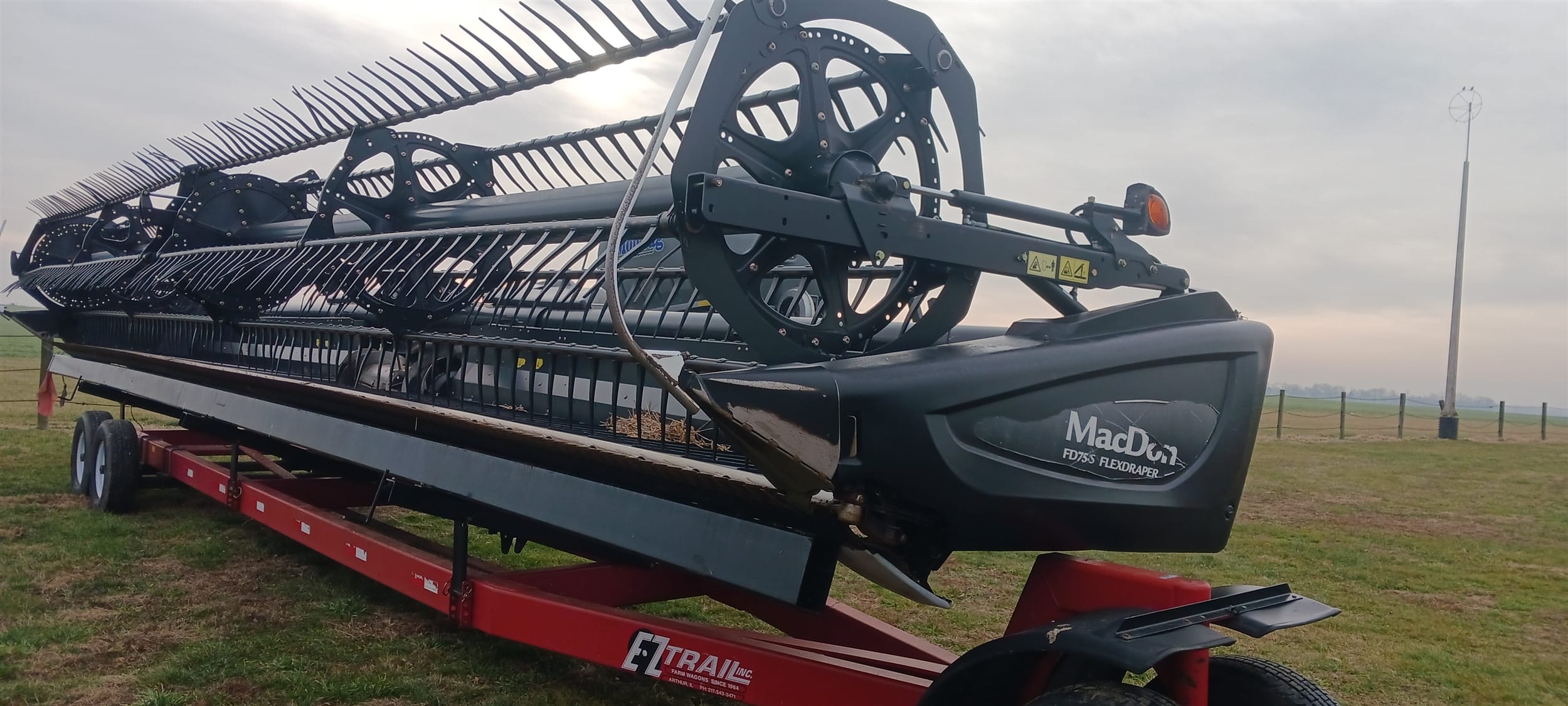 2014 MacDon FD75-40 Equipment Image0