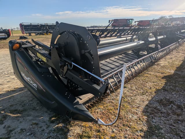 Image of MacDon FD75-40 equipment image 2