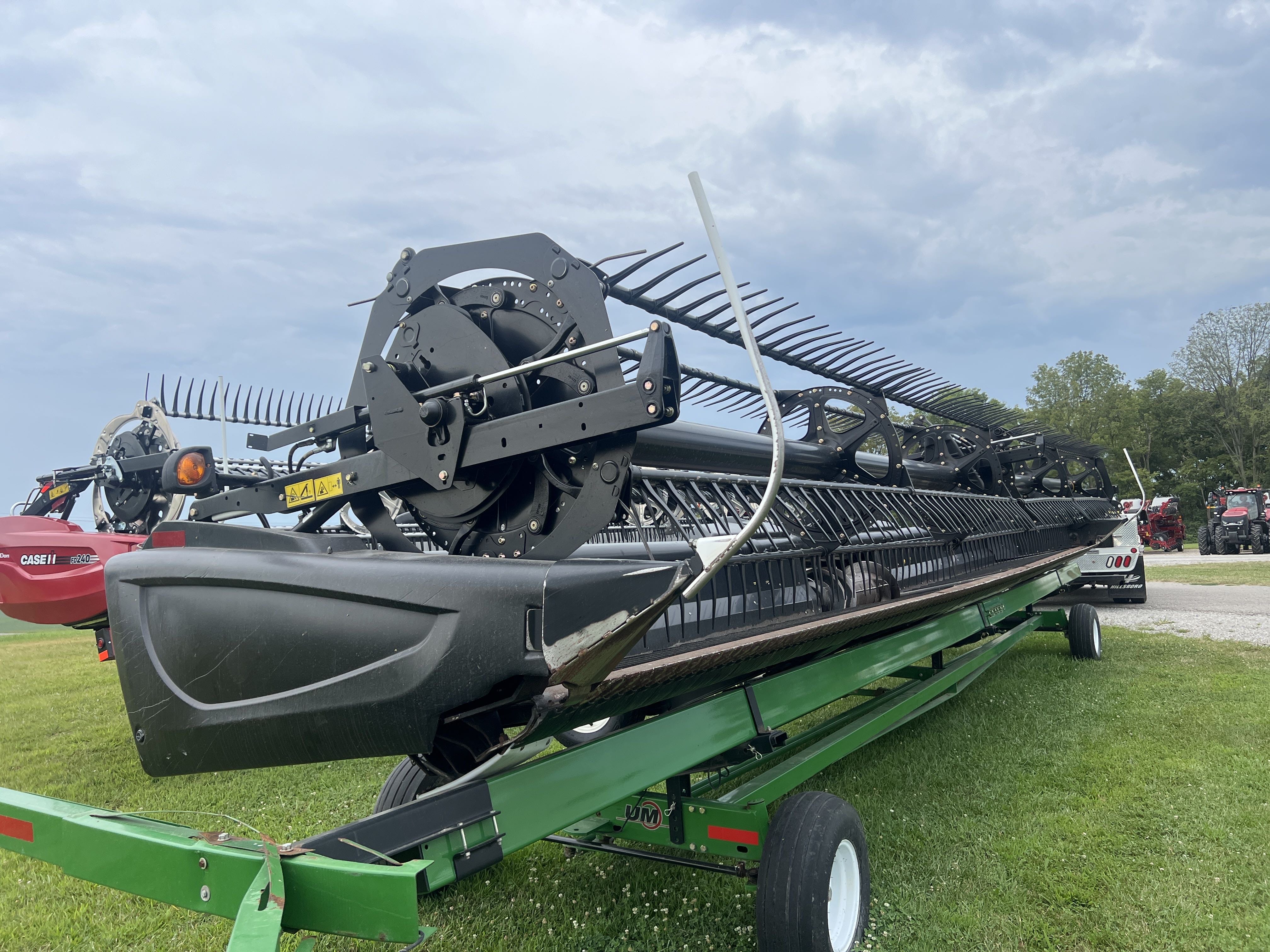 Main image MacDon FD75