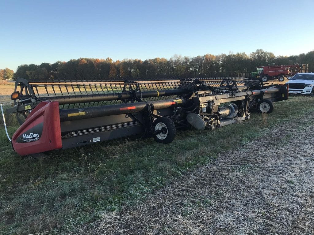 2014 MacDon FD75D Equipment Image0