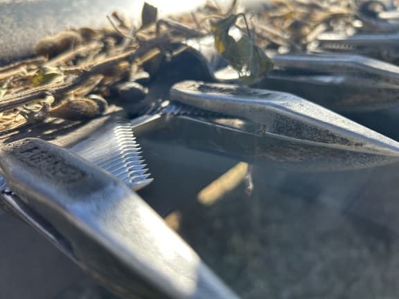 Image of MacDon FD75-40 equipment image 4