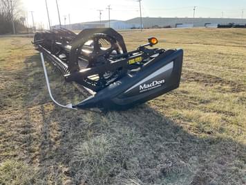 Main image MacDon FD75D