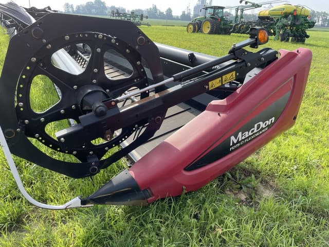 Image of MacDon FD75D equipment image 1