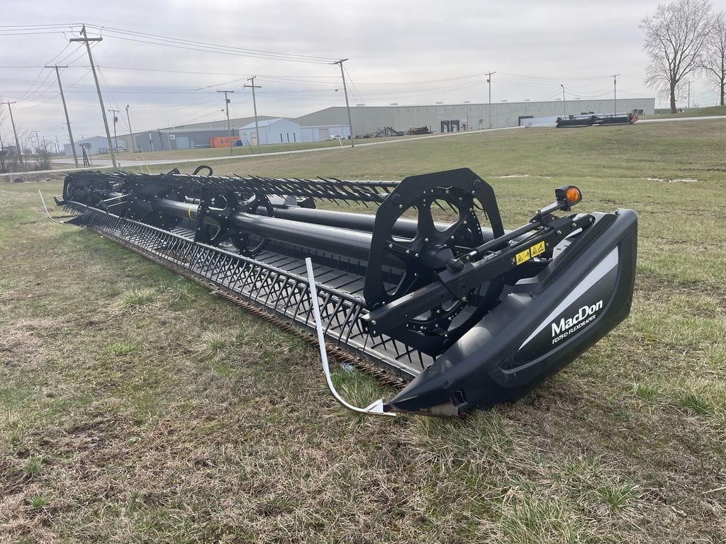 Main image MacDon FD75