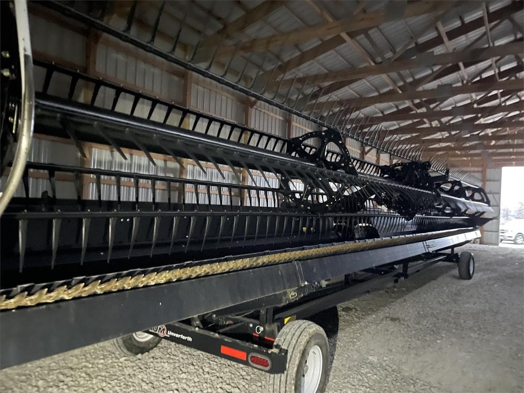 2014 MacDon FD75 Equipment Image0