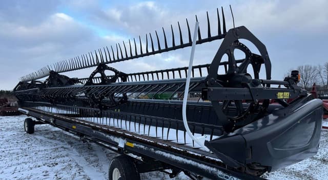 Image of MacDon FD75D equipment image 1