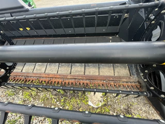 Image of MacDon FD75 equipment image 1