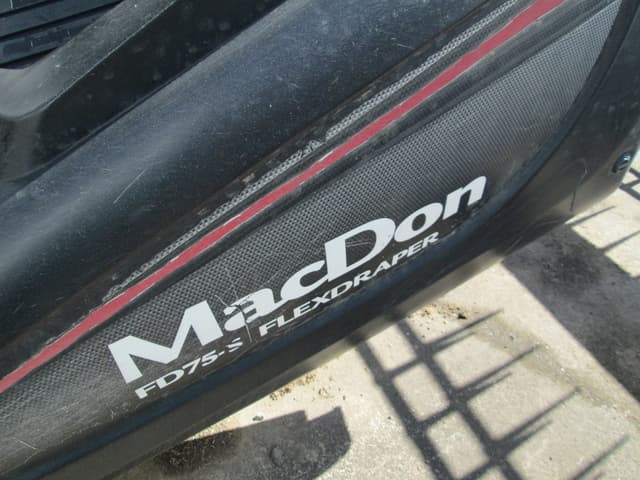 Image of MacDon FD75-S equipment image 3