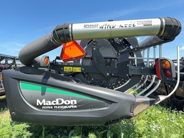Image of MacDon FD75S equipment image 2