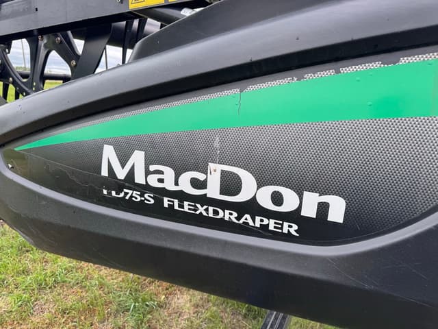 Image of MacDon FD75S equipment image 4