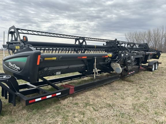 Image of MacDon FD75S equipment image 3