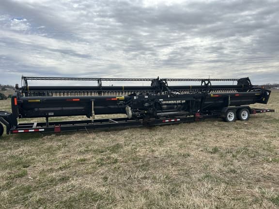 Image of MacDon FD75S equipment image 4