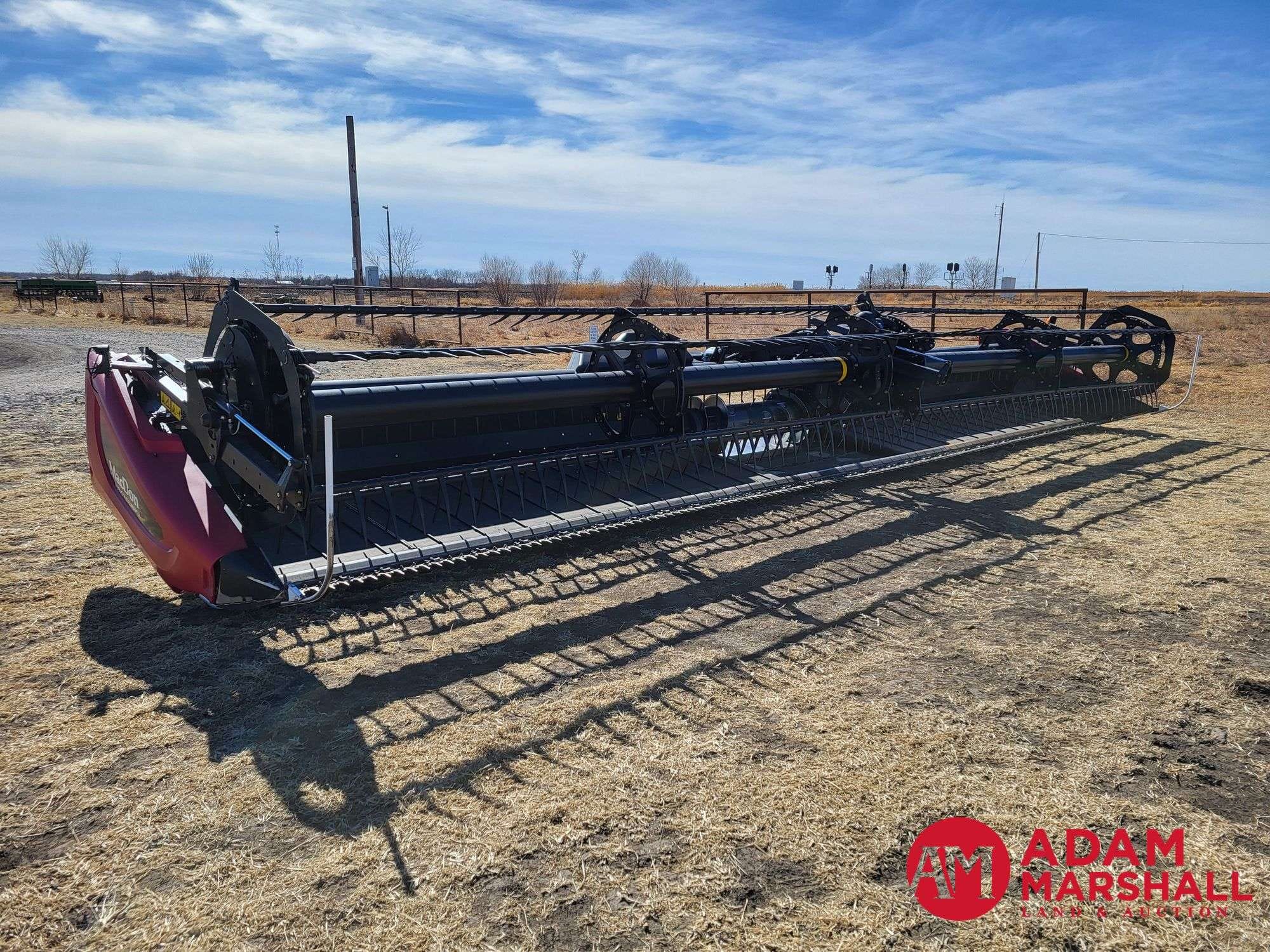 2014 MacDon FD75S Equipment Image0