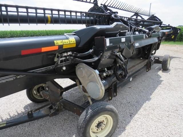 Image of MacDon FD75S equipment image 3