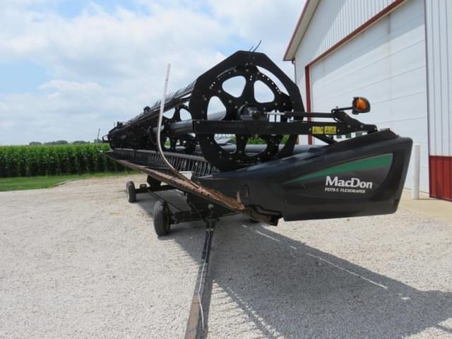 Image of MacDon FD75S equipment image 1